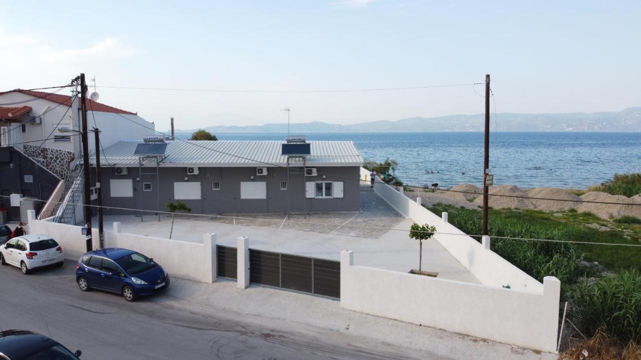 Family Apartments 4 Lechaio Exterior photo
