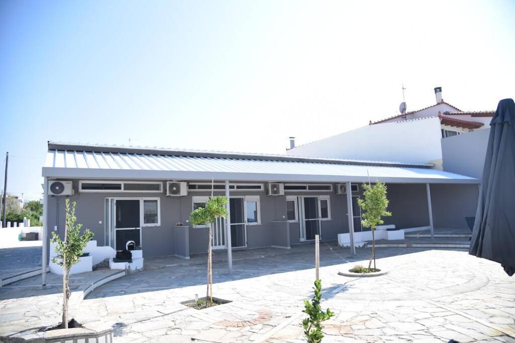 Family Apartments 4 Lechaio Exterior photo